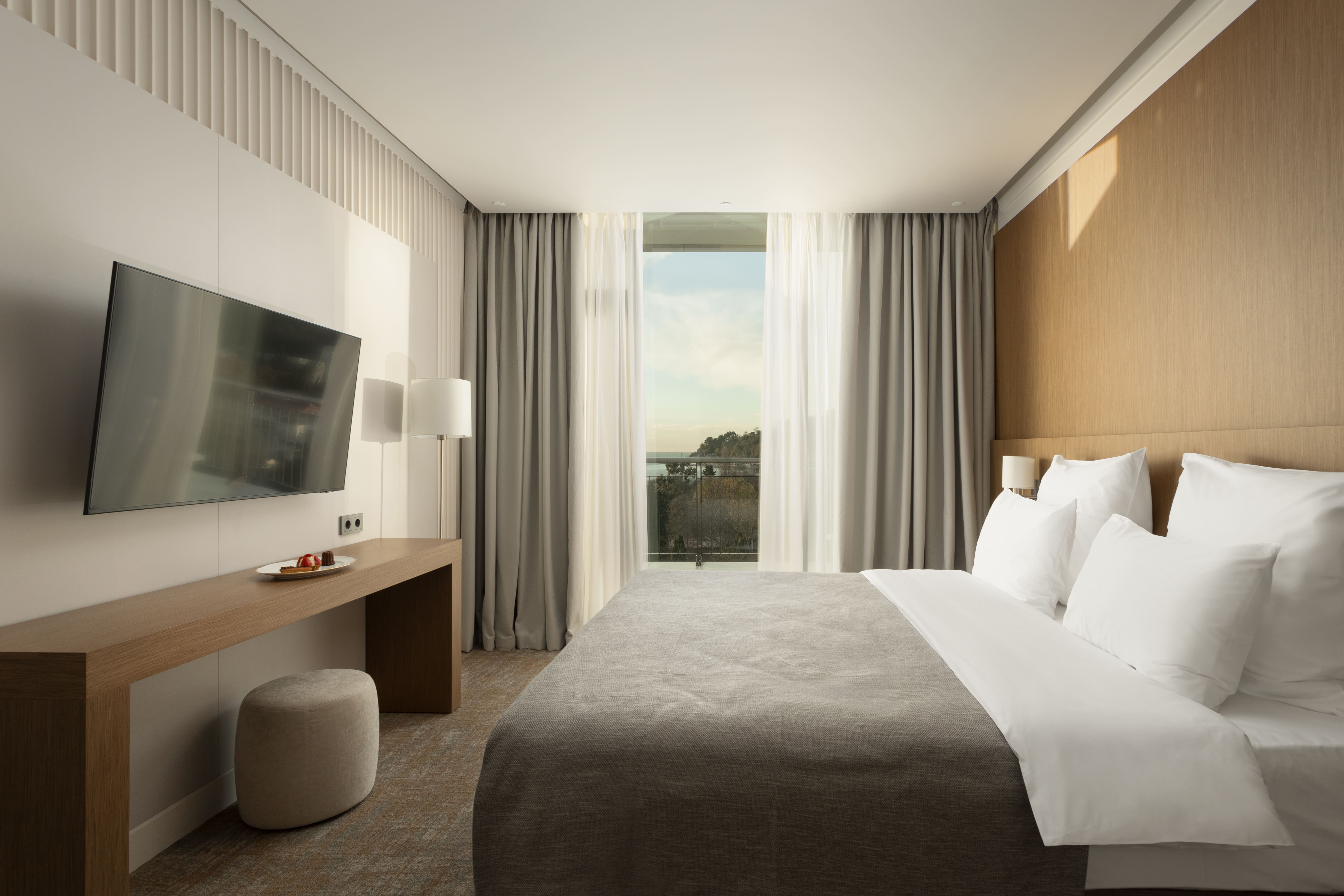 Дизайн номера Люкс Премиум  в санатории Кристалл