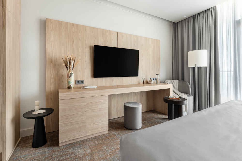 Дизайн номера Стандарт с видом во двор в санатории Кристалл