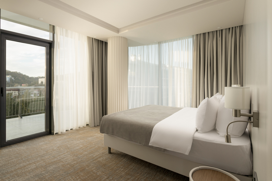 Дизайн номера Premium Suite в санатории Кристалл