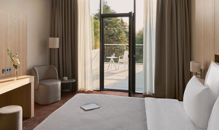 Номер Делюкс в санатории Кристалл