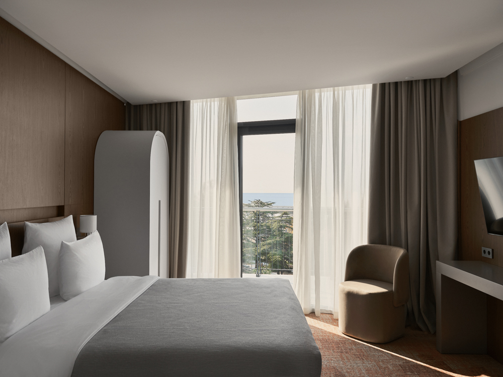 Дизайн номера Люкс Премиум  в санатории Кристалл