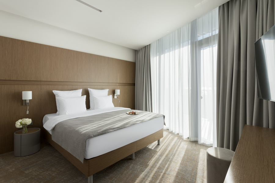 Дизайн номера Premium Suite в санатории Кристалл