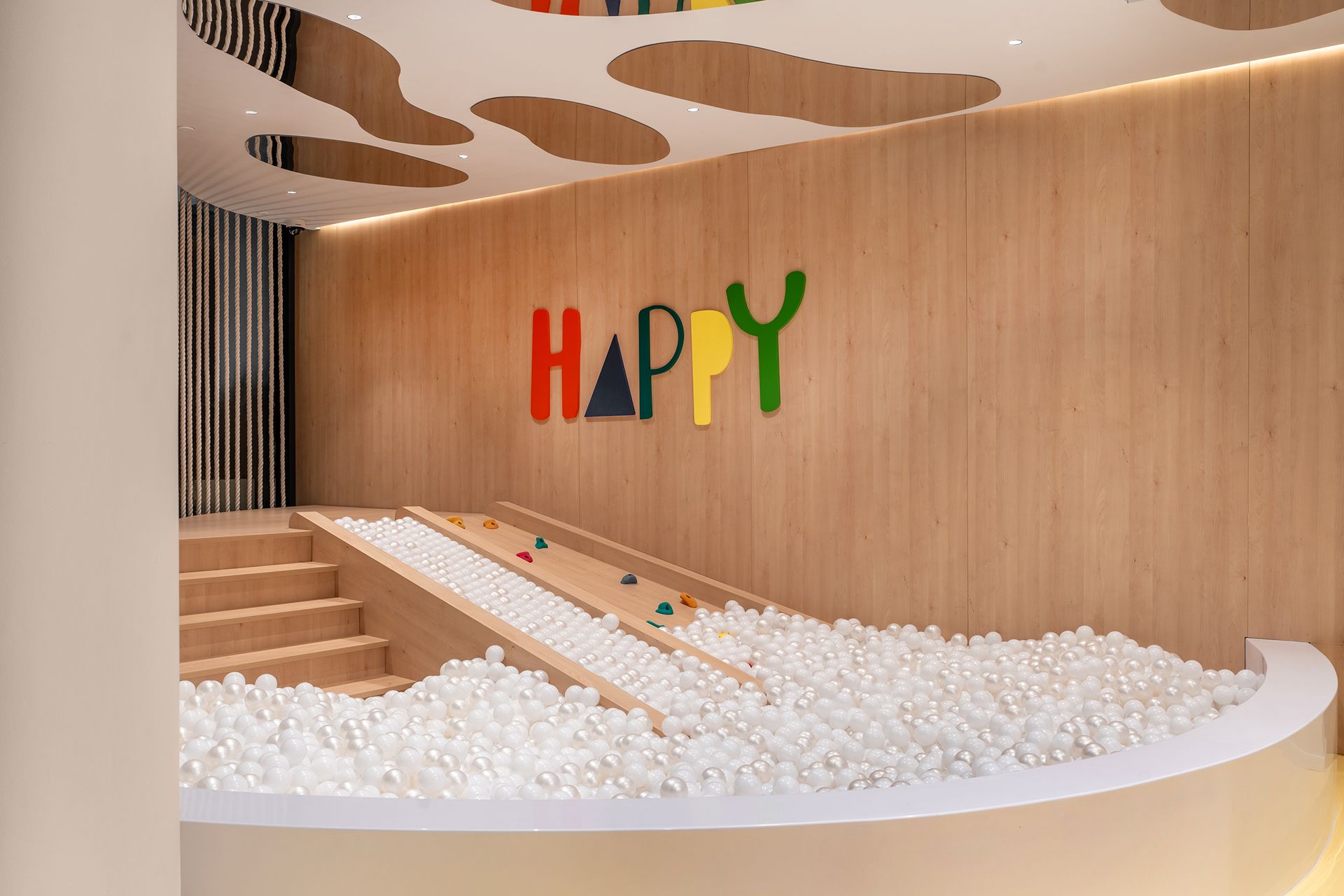 Детский центр санатория Кристалл в Сочи